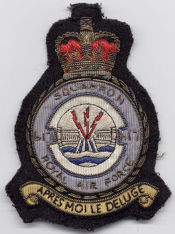 617SquadronBadge-72dpi.jpg (51699 bytes)